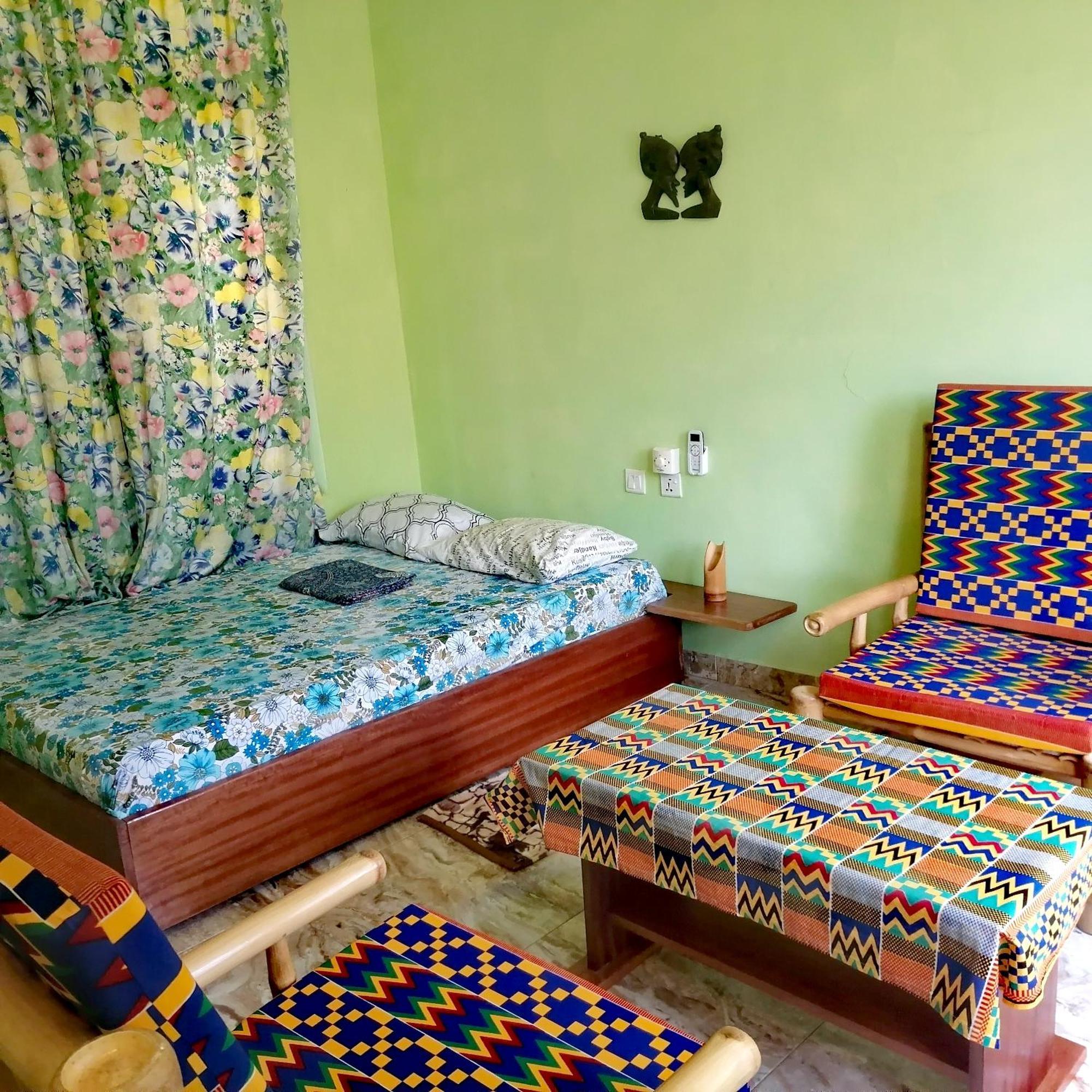 Scorpion Hill Lodge Busua Номер фото